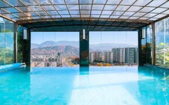 Golden Hotel