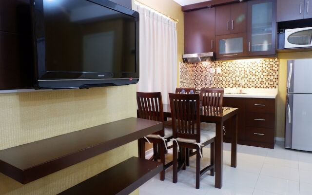 Cosmo Terrace Apartment with Direct Access to Thamrin City Mall