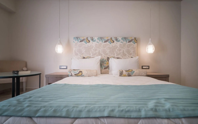 Balcony Hotel - Adults Only