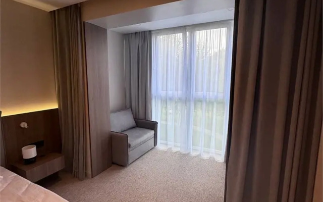 Апартаменты by Karmann's на Олимпийском Бульваре 3