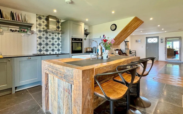 Seawynds Family Home With Far-reaching Sea Views