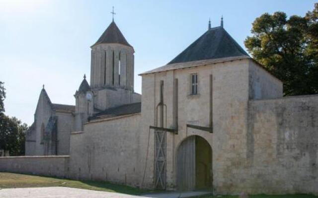 Chambres d'hôtes H De Surgeres