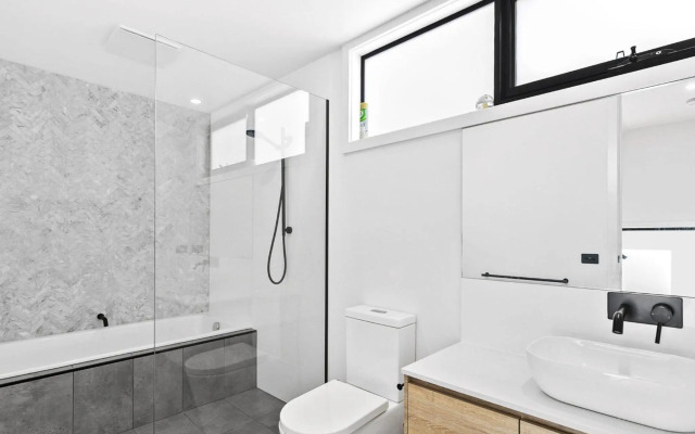 Point Break *New Listing 2019*