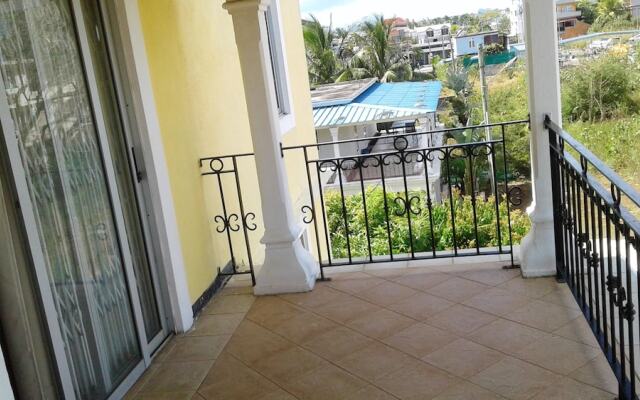 House With 2 Bedrooms in Trou aux Biches, With Wonderful sea View, Fur