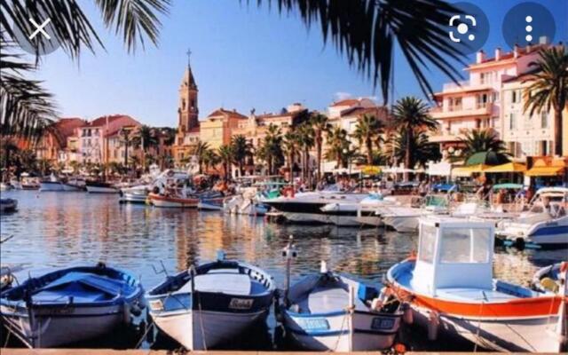 Maison cadre Pinède a 5 minutes de la mer