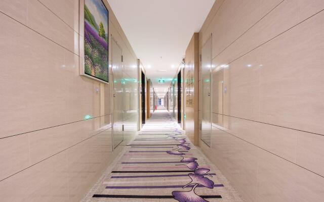 Lavande Hotel Heyuan Wanlongcheng