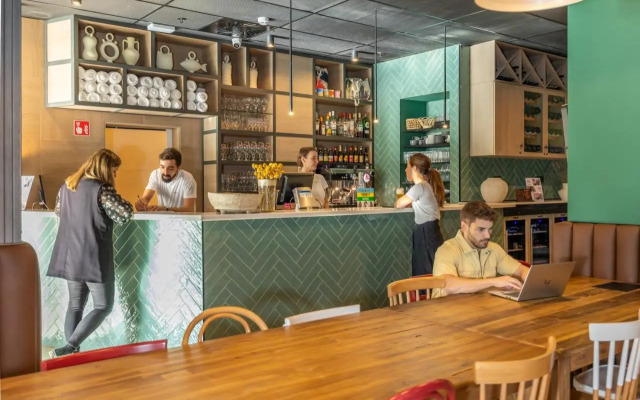 LATROUPE Grand Place Hostel