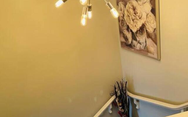 Charming 3BR Detached House in Stonebridge