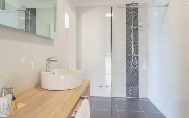 Swanky Villa in Turanj With Private Swimming Pool