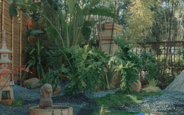 Yunqi Chinese Inn (Dianchi Lake Haigeng Dam)