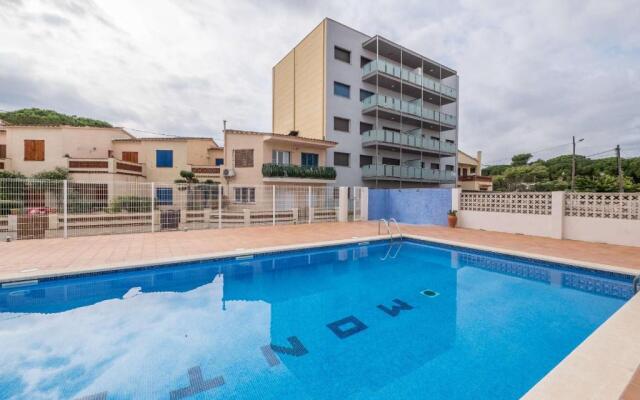 Apartment With Community Pool for 4 People