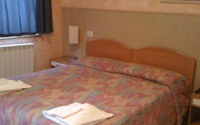 Hotel 2000