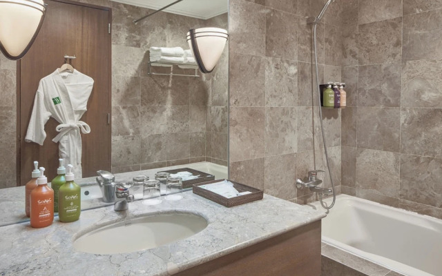 Holiday Inn & Suites Batangas Limapark by IHG