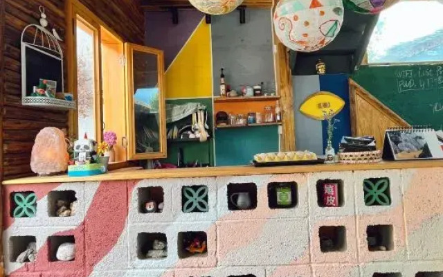 Amber House Freestyle Hostel (Lijiang yulong Baisha Ancient Town)