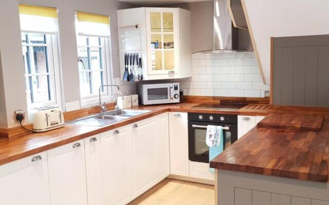 20 Tudor Court " Four Star AA accommodation"