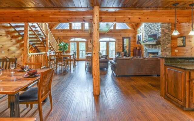 SmokyStays 6 Bedroom Cabin
