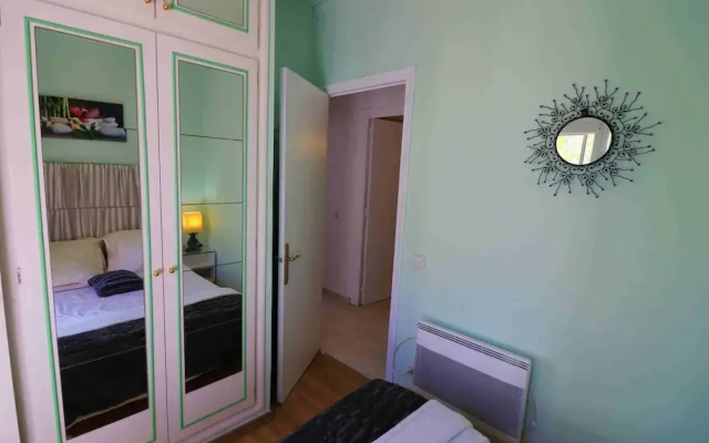 Spacious Apt. With Barbecue in Roses