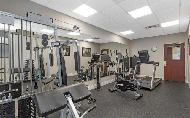 Best Western Plus Travel Hotel Toronto Airport