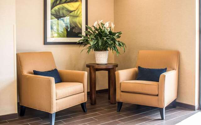 Comfort Suites Hartville - North Canton