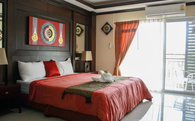 七岩巴黎式旅馆(Cha am Paris Style Guest House)