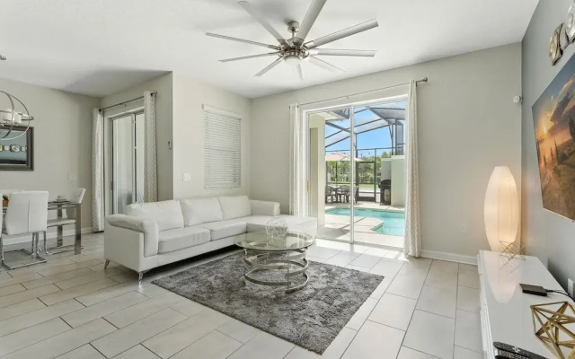 Comfort Stay With Pool Near Attractions