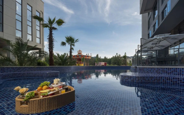 Holiday Inn Express Tengchong Hot Spring by IHG