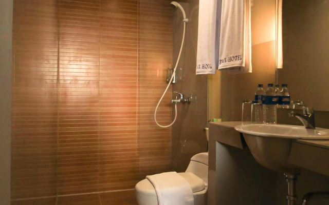 Nida Rooms Senen Market Matraman at Pax Hotel