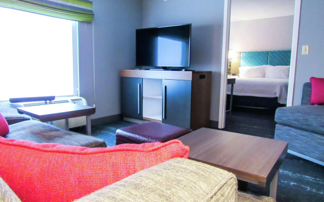 Hampton Inn & Suites Newtown