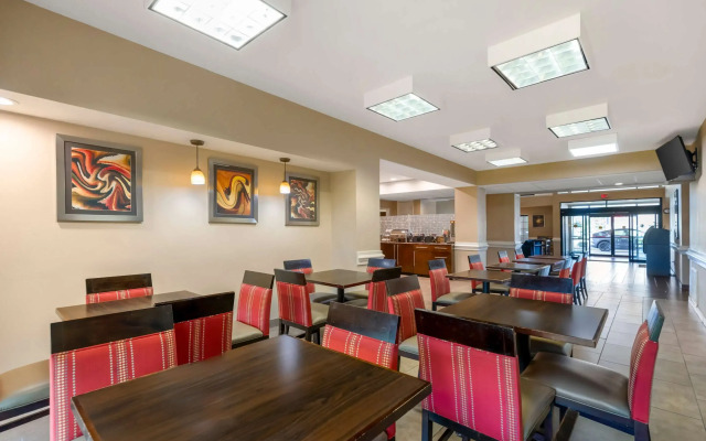 Comfort Suites Port Allen - Baton Rouge
