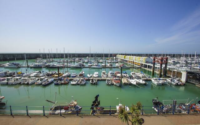 Britannia Harbour View Parking by Brighton Holiday Lets