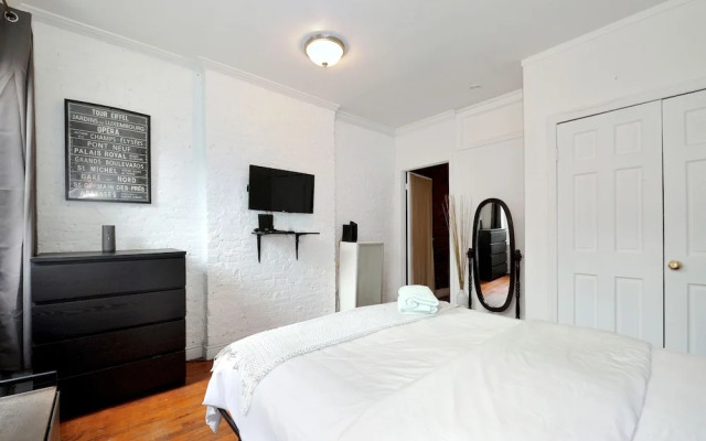 Charming 2BR Apartment Near Times Square