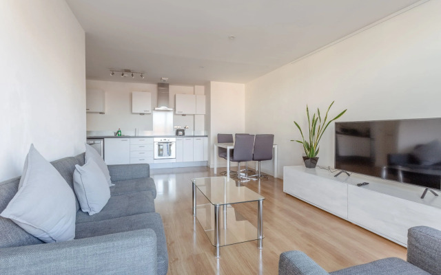 Spacious Modern 2 Bedroom Flat in West Hampstead