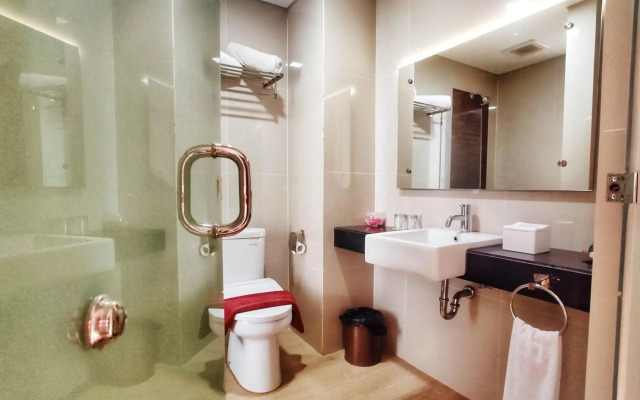 Grand Parama Hotel
