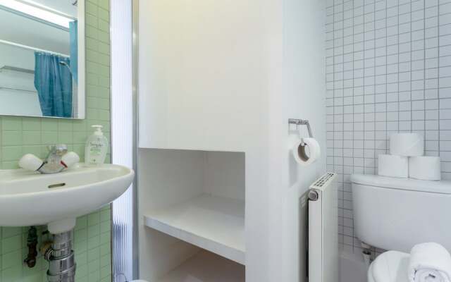 Fantastic and Bright 1 Bedroom Garden Flat