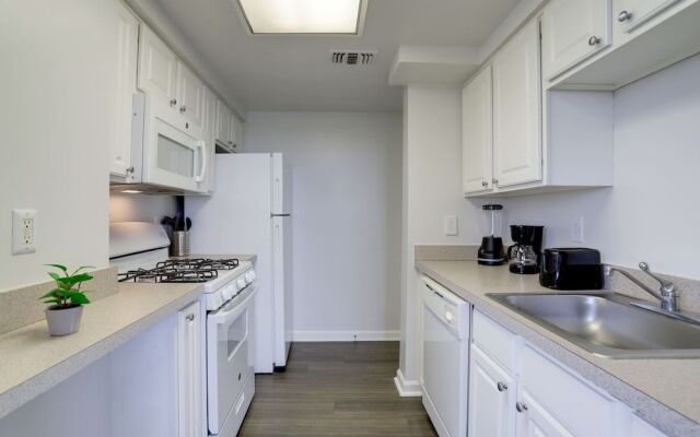 Gorgeous 2 Condo Ballston place w-GYM