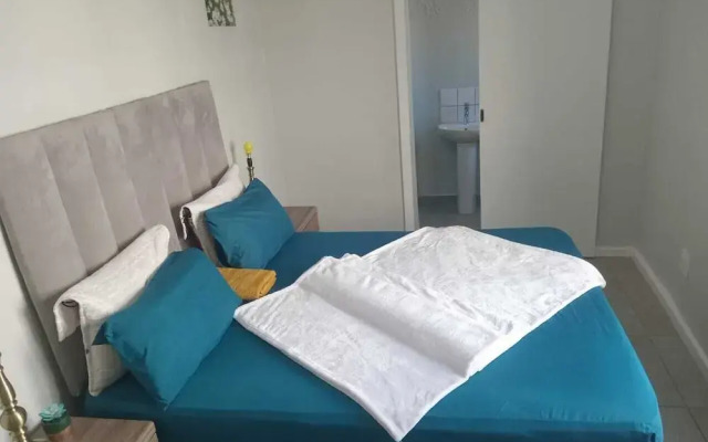 Neo & ruks Lodge Goowood