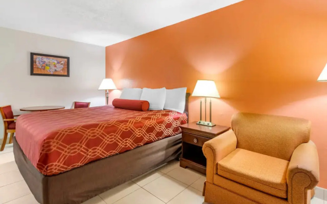 Econo Lodge North