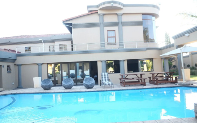 Equestrian Royal Boutique Hotel & Spa