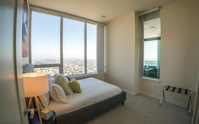 Ocean View III by AvantStay   High-Rise Flat in DT w/ City & Ocean Views!