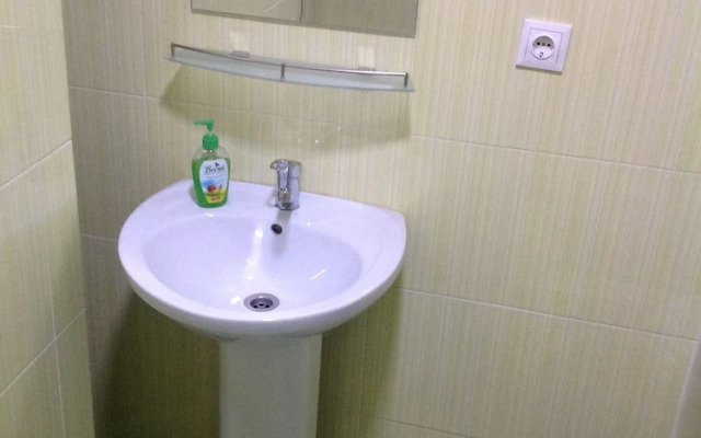 Bişkek Kant Molodezhnaya Hotel