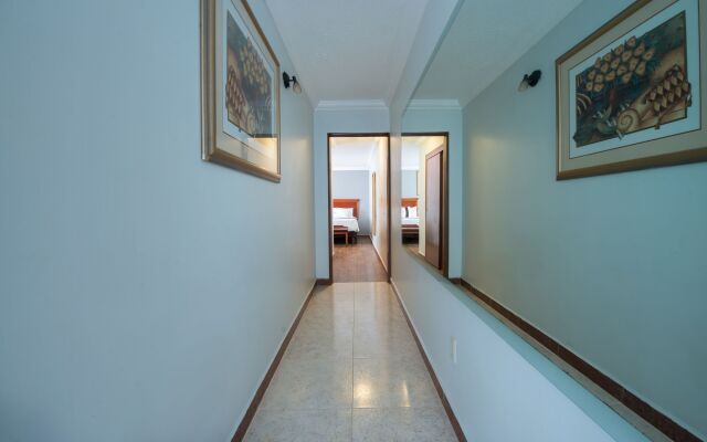 Del Marqués Hotel and Suites