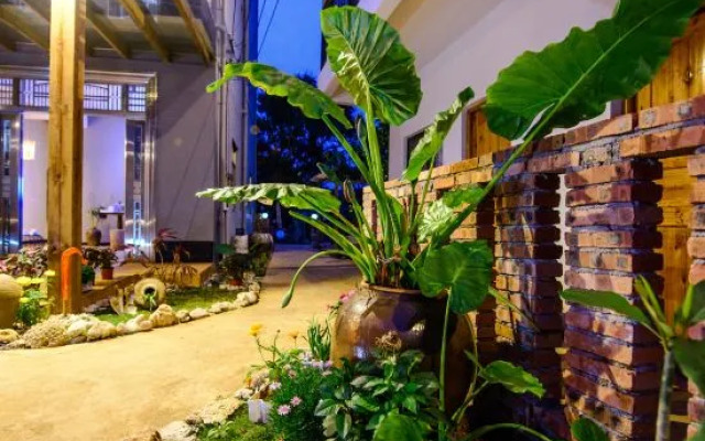 Weizhou Island Haitang Homestay (Shell Beach Branch)