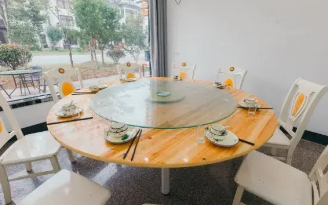 Sizhilian Homestay (Wuzhen Xizha Scenic Area)