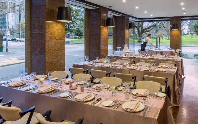 Radisson on Flagstaff Gardens Melbourne