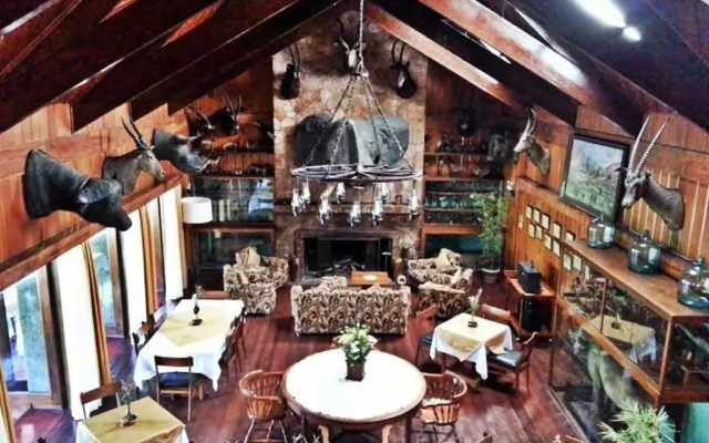 Log Cabin Hotel-Baguio
