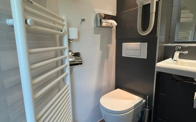 Kyriad Bordeaux- Lormont