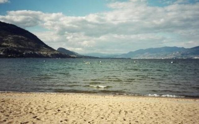 Outlaws Inn by Apex Accommodations