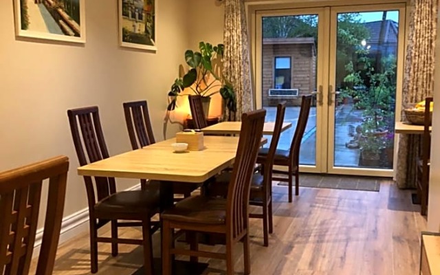 MapleHouse B&B