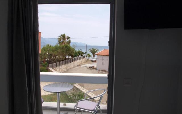 Apartments Chiliadou