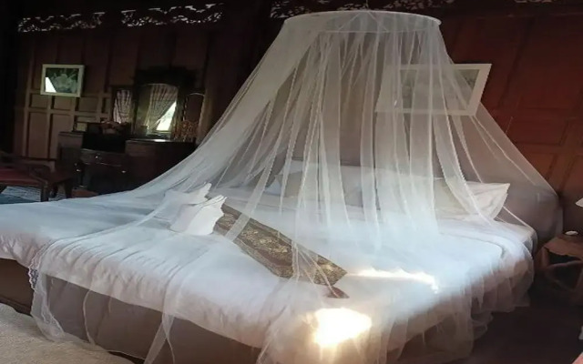 Ruenthai Ayutthaya Resort And Restaurant